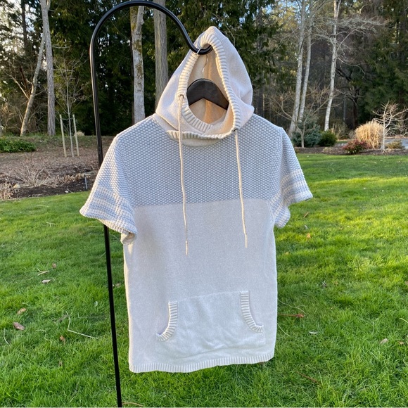 Short sleeve hooded comfy pullover - Picture 2 of 9